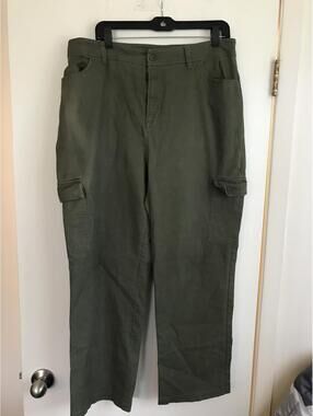 Forever 21 Olive Green Cargo Pants Size 1X